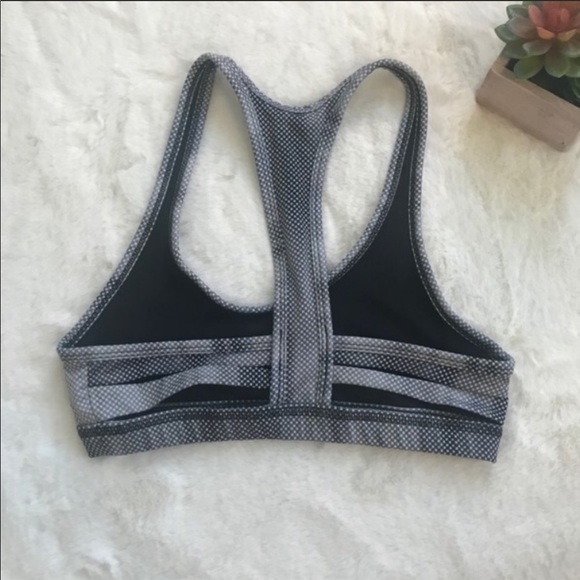 🌻 3/$15 So Gray Athletic Sports Bra Size Small - Picture 2 of 5